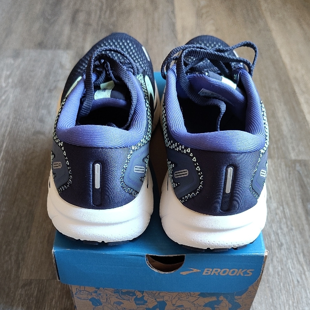 Brooks Women's Ghost 14 Athletic Shoes - Picture 5 of 5